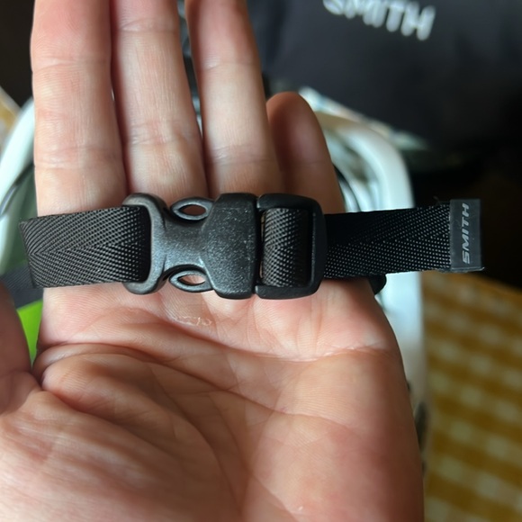 Smith Forefront trail helmet size M. Worn a few times in great condition.💚🩶🤍 - Picture 10 of 12